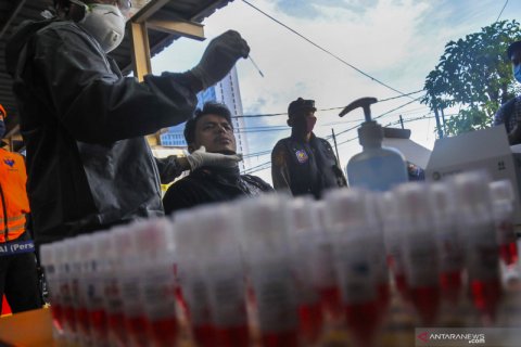 Tes Swab digelar di Stasiun Bekasi