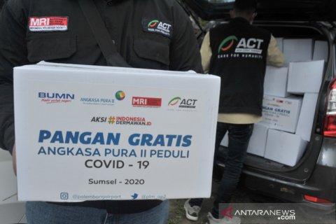 Bantuan Sembako Angkasa Pura II Palembang peduli COVID-19