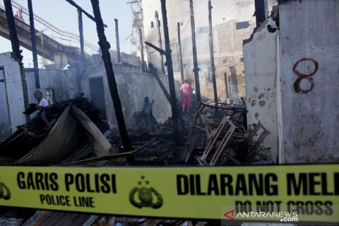 Kebakaran rumah padat penduduk di Makassar