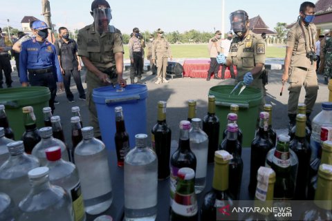 Pemusnahan miras hasil operasi ramadhan