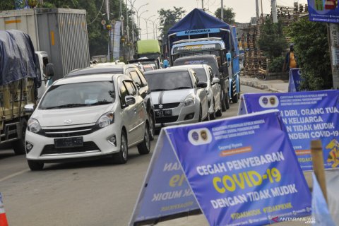 Kemacetan perbatasan Bekasi - Karawang