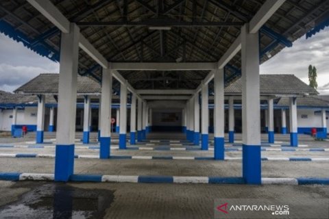 Terminal angkutan darat Mamboro lengang