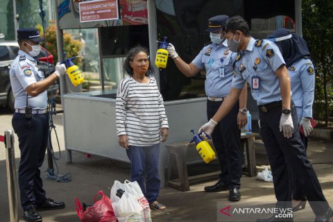 Kunjungan Lebaran di Lapas Cipinang