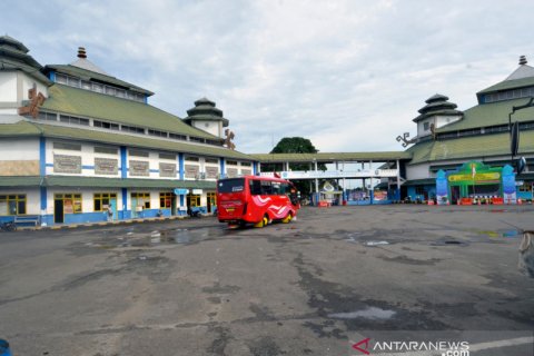Terminal Rajabasa sepi penumpang