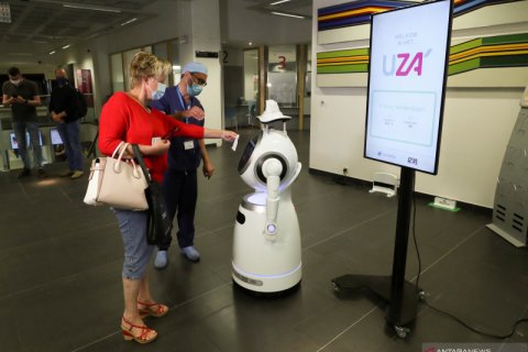 Robot pendeteksi demam dioperasikan di Belgia