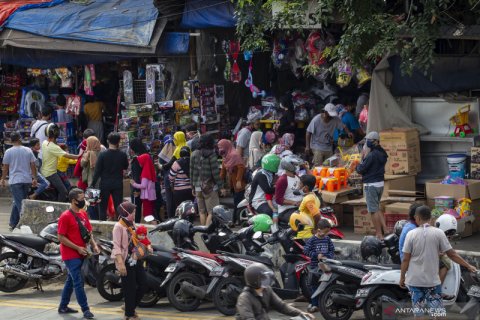 Pasar Gembrong kembali dipadati pembeli