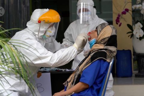 Ditemukan 3 positif COVID-19, Ridwan Kamil minta pengetatan aturan di KRL