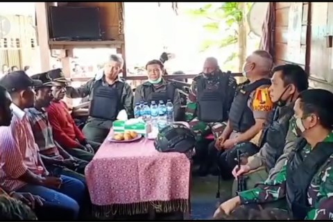 Kapolda & Pangdam tinjau Pospol 99 Paniai pasca penyerangan polisi