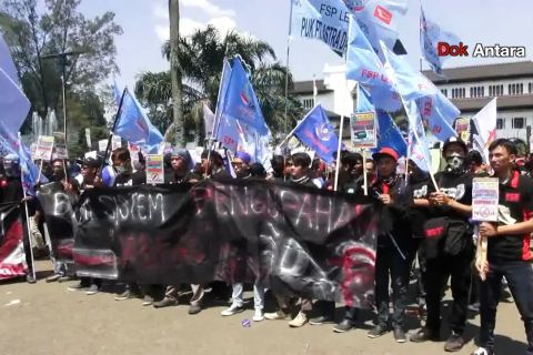 Pemprov Jabar fasilitasi korban PHK daftar Kartu Pra-kerja