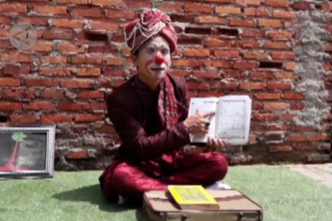 Belajar mengaji bersama badut syariah