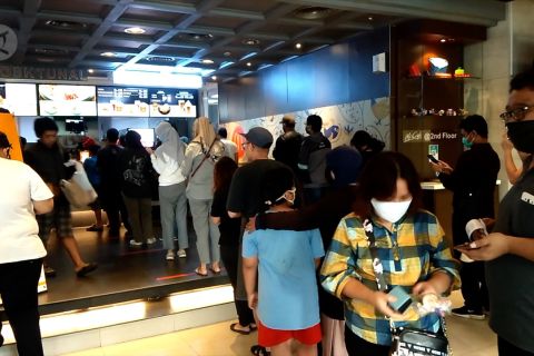 Jelang ditutup, McD Sarinah dipenuhi pengunjung