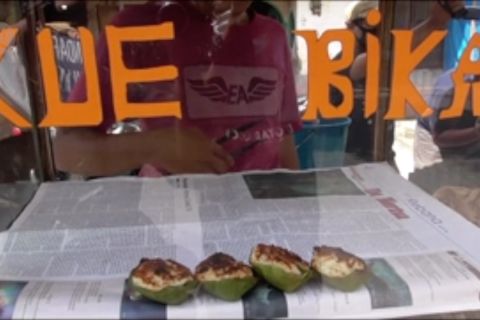 Sabut kelapa di balik resep nikmat kue bika bakar Medan
