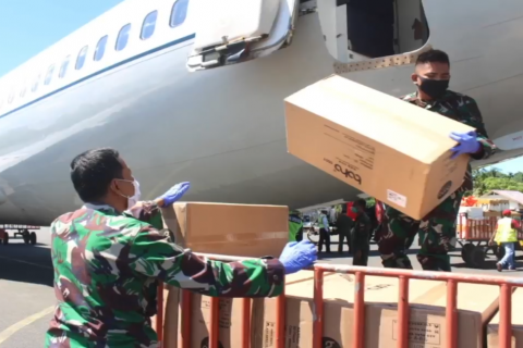 Bantuan alkes dari Gugus Tugas COVID-19 tiba di Manokwari