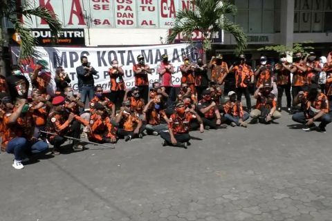 Ramai-ramai ormas di Malang bersatu lawan corona