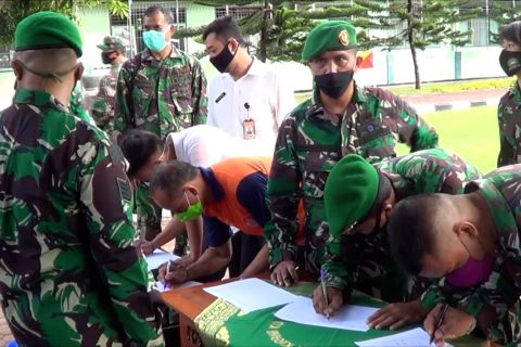 Ratusan personel TNI ikuti "rapid test" di Makorem 163/Wirasatya
