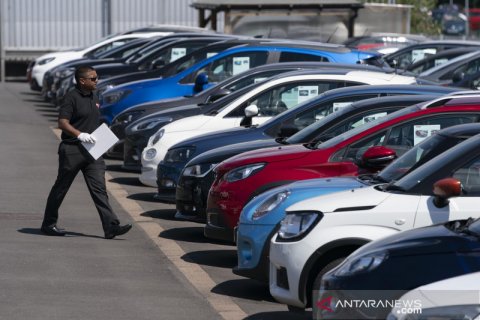 Pelonggaran karantina wilayah di Inggris, "showroom" mobil mulai dibuka kembali