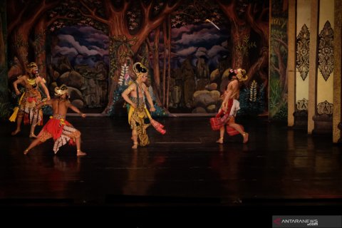 Pentas wayang orang disiarkan secara daring