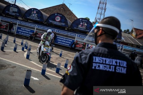 Layanan pembuatan dan perpanjangan SIM dibuka kembali