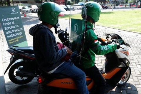 Fasilitas separator layanan ojek daring
