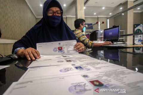 Pembuatan kartu kuning sebagai syarat melamar pekerjaan meningkat