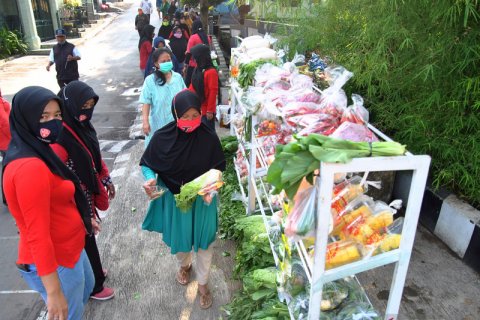 Gerakan donasi lauk dan sayuran