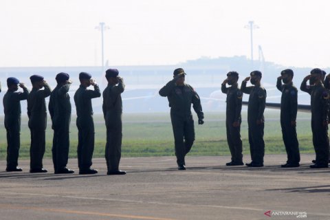 KSAL terima brevet penerbang TNI AL