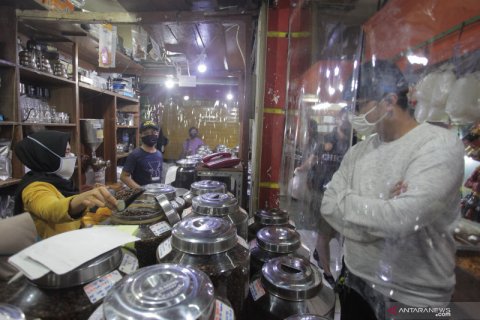 Pasar Santa Jakarta terapkan protokol kesehatan