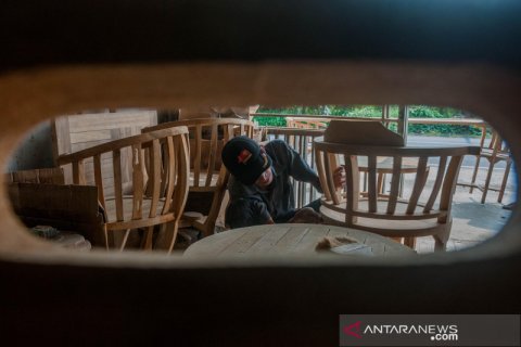 Kerajinan mebel dari limbah kayu jati