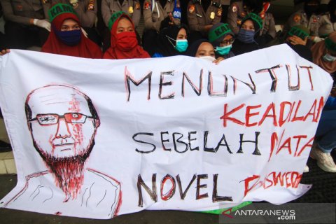 Aksi tuntut keadilan untuk Novel Baswedan