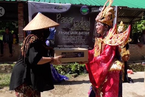 Kemenparekraf beri bantuan kepada pelaku seni karnaval Kepri