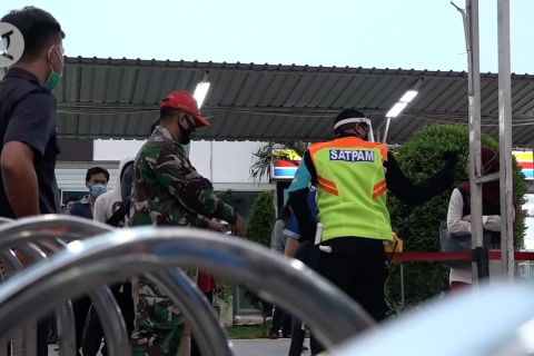 Anies tambah jeda antar sif jadi tiga jam bagi pekerja di DKI