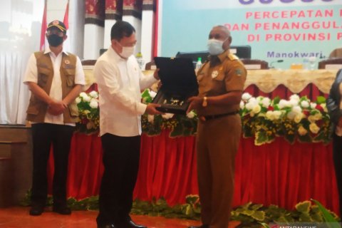 Dominggus : Papua Barat masih butuh dokter spesialis tangani COVID-19