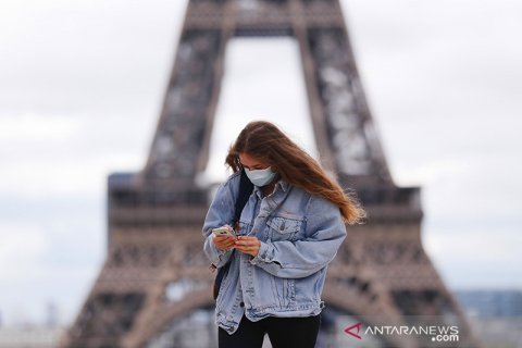 Eiffel kembali sepi setelah wabah COVID-19 kembali meningkat