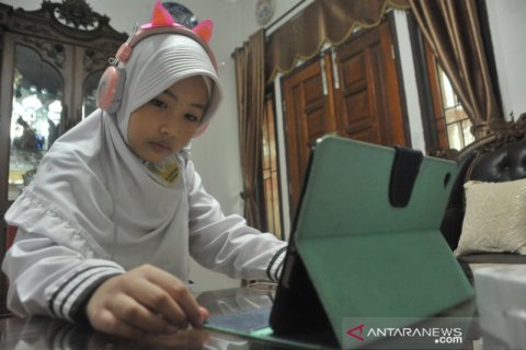 Pembelajaran Jarak-Jauh di hari pertama tahun ajaran baru di Palembang