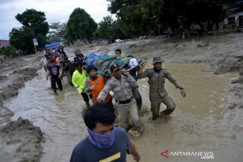 Korban banjir bandang masamba bertambah