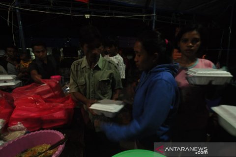 Makanan siap saji korban banjir Parigi