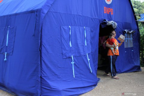 BNPB DIRIKAN 9 TENDA PENGUNGSI BANJIR.