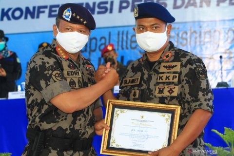 Menteri KKP tinjau kapal ikan asing ilegal