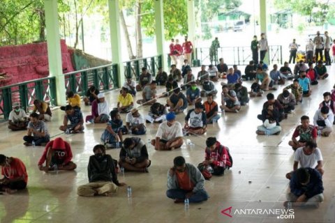 WARGA TERJARING RAZIA MASKER