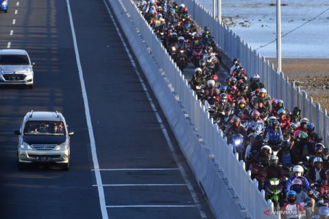 Arus mudik di Jembatan Suramadu