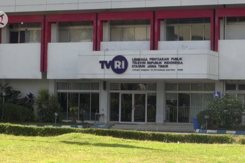 Puluhan karyawan COVID-19, TVRI Jatim & RRI Surabaya setop siaran