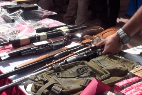 Polda Jabar tangkap pemilik senjata api ilegal beserta&nbsp;ratusan peluru&nbsp;