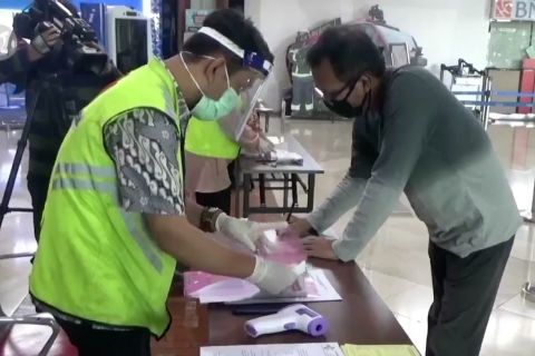 Penumpang dari luar negeri wajib sertakan hasil uji PCR negatif