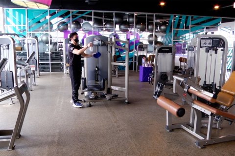 Melihat penerapan protokol kesehatan di pusat kebugaran
