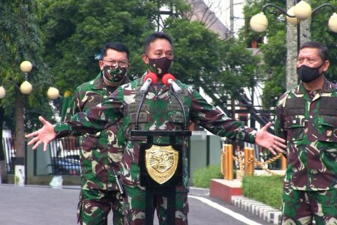 Plasma darah perwira negatif COVID-19 untuk terapi Konvalesen