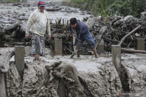 Lahar dingin Gunung Sinabung