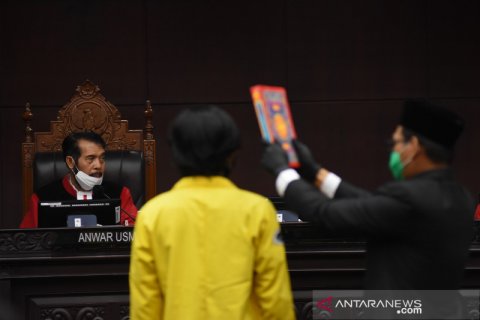 Sidang uji formil UU KPK di MK