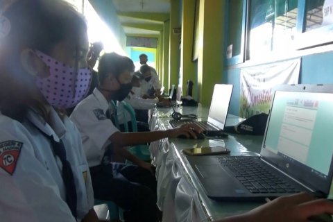 Pemkot Madiun bagikan 5.425 laptop guna optimalkan PJJ