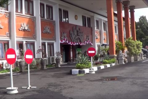 Pegawai positif COVID-19, persidangan di PN Denpasar ditunda
