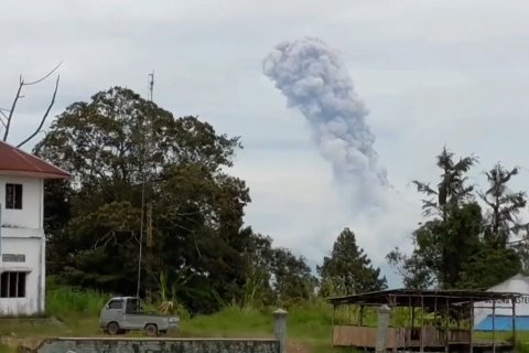 Gunung Sinabung, didominasi gempa embusan dan berpotensi gempa hibrida